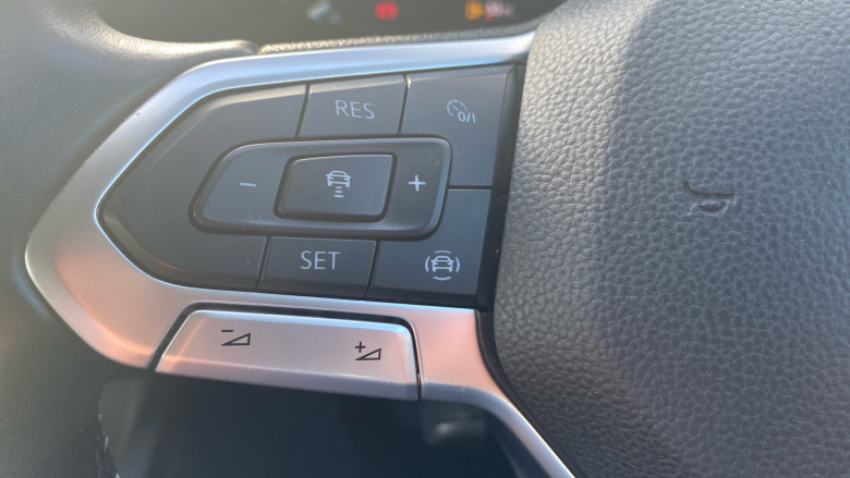 Volkswagen Golf 1.0 TSI Life 5dr Petrol Hatchback